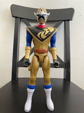 Power Rangers Super Ninja Steel Gold Ranger